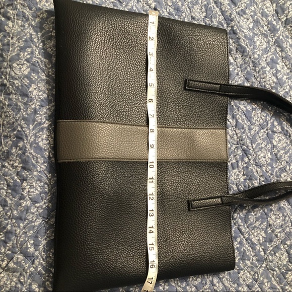 Vince Camuto pebbled vegan leather tote - Picture 4 of 4